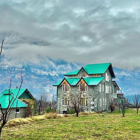 Fluestern Hostel And Cafe Nagar  Buitenkant foto
