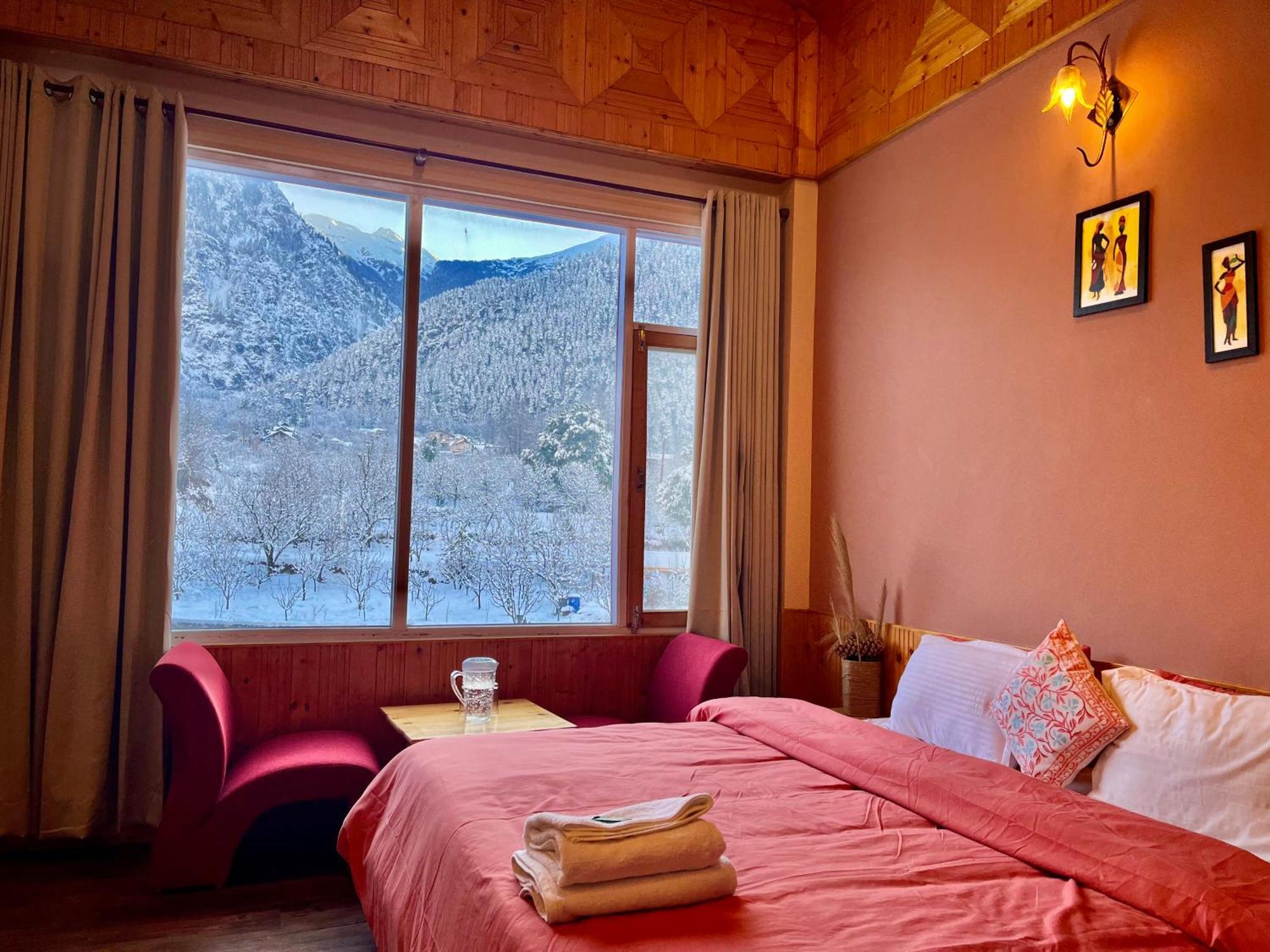 Fluestern Hostel And Cafe Nagar  Buitenkant foto