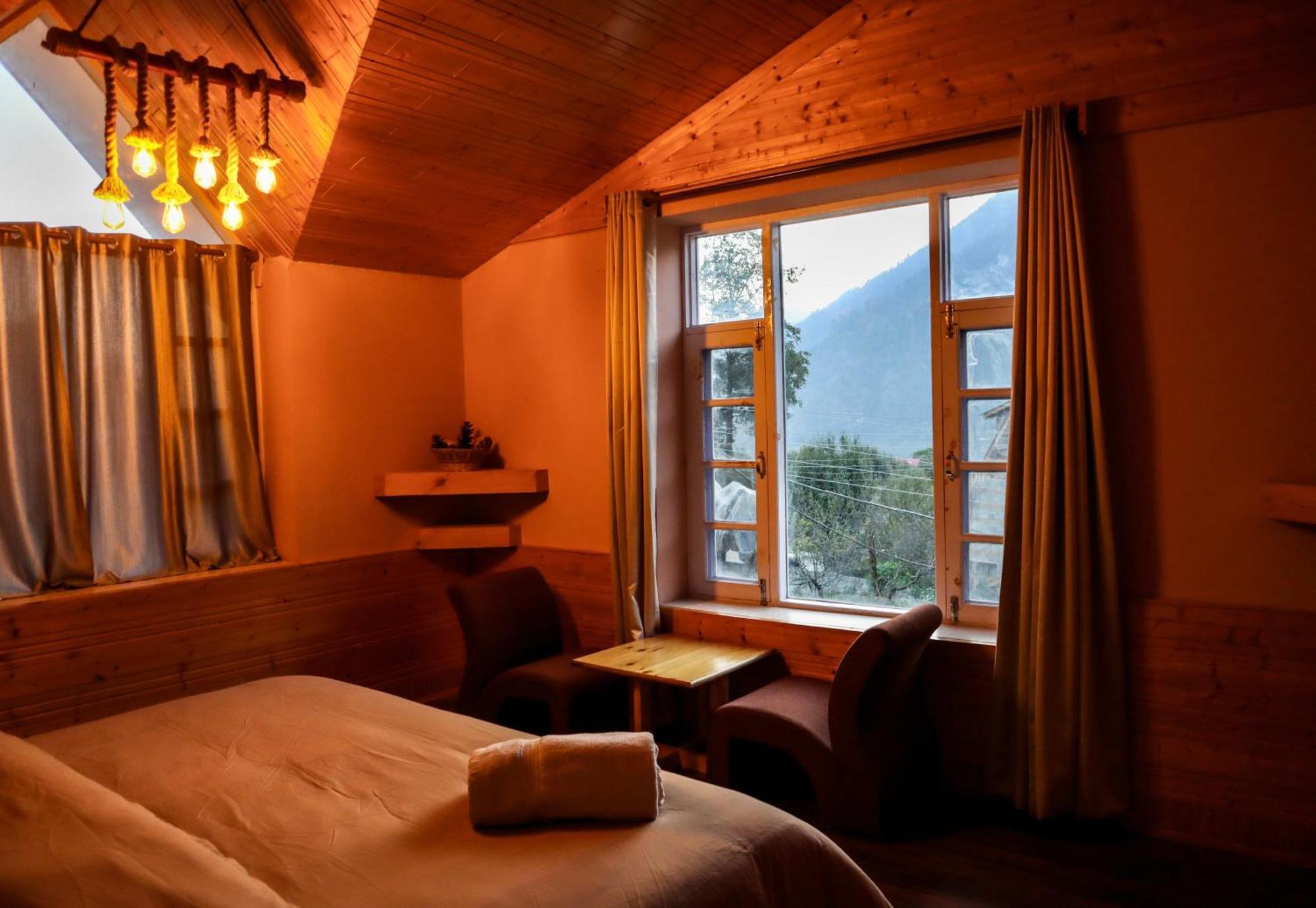 Fluestern Hostel And Cafe Nagar  Buitenkant foto