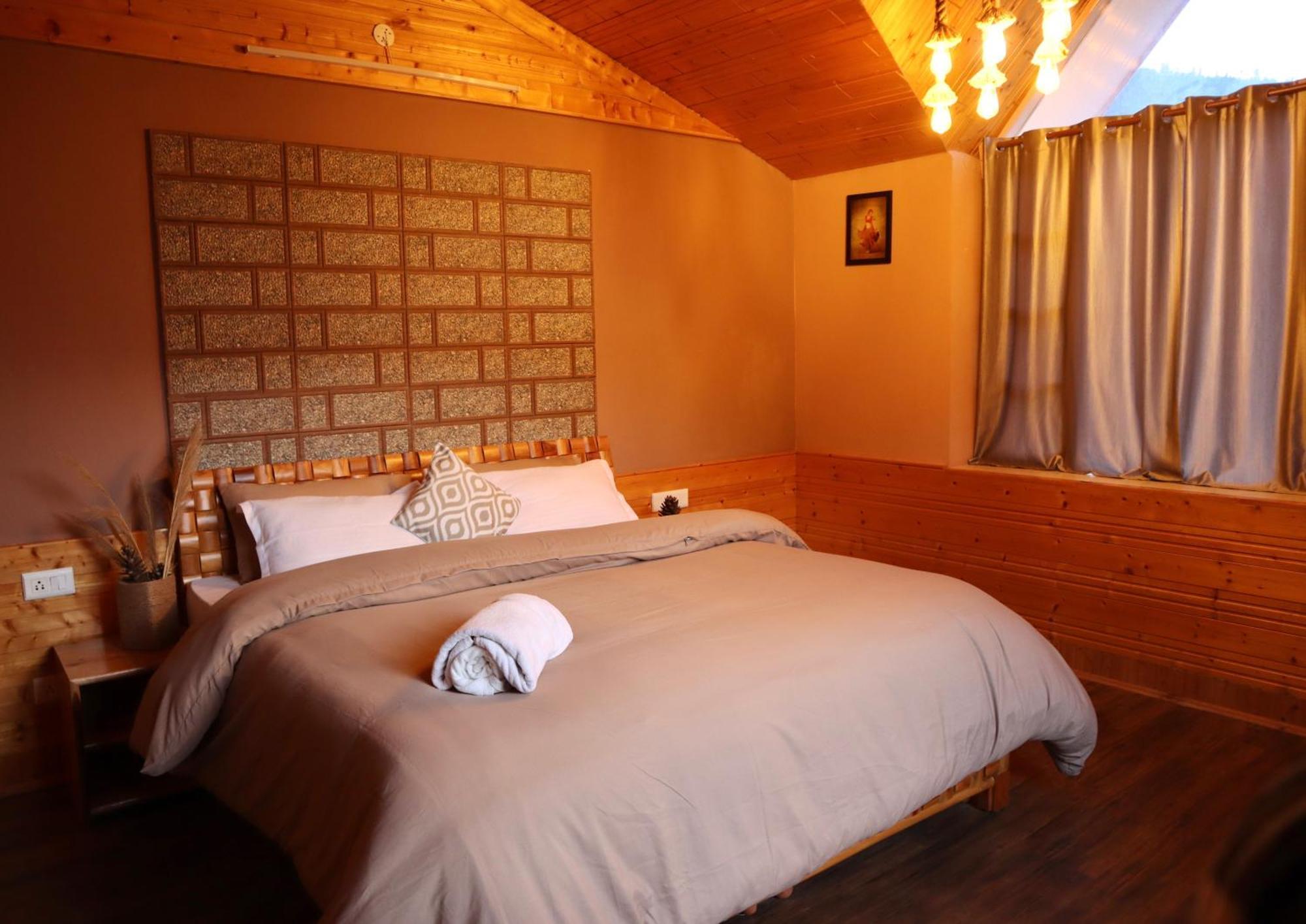 Fluestern Hostel And Cafe Nagar  Buitenkant foto