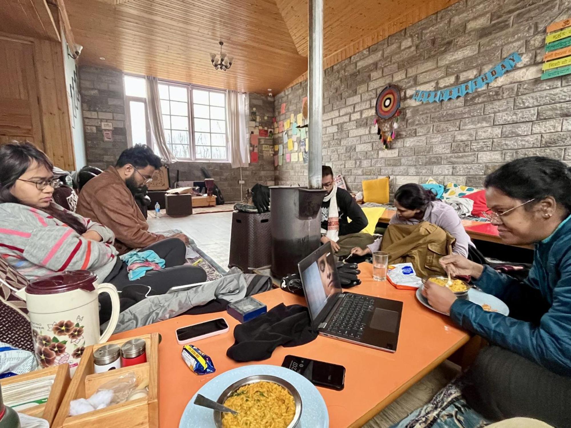 Fluestern Hostel And Cafe Nagar  Buitenkant foto